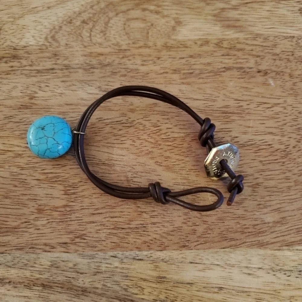 Turquoise bracelet with leather‎ strap